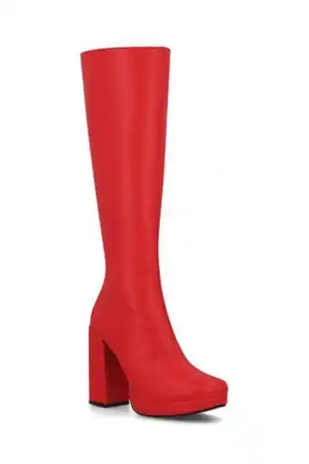 Bota alta color rojo de tacón