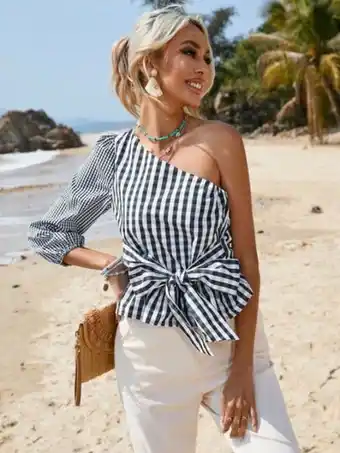 SHEIN Shein vcay blusa con estampado de guingán de un hombro con cinturón oferta