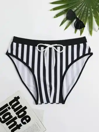 SHEIN Hombres calzoncillo de natación de rayas verticales de cintura con cordón oferta