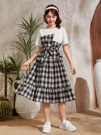 SHEIN Shein chicas adolescentes camiseta con estampado de cuadros de hombros caídos con cinturón & falda bajo con fruncido oferta