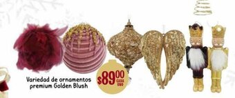 Soriana Híper Variedad de Ornamentos Premium Golden Blush oferta