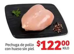 Soriana Híper Pechuga de pollo con hueso sin piel oferta