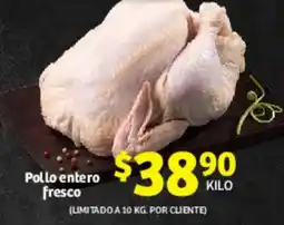 Soriana Híper Pollo entero fresco oferta