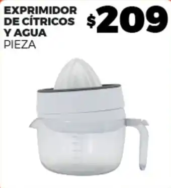 Exprimidor de cítricos y agua
