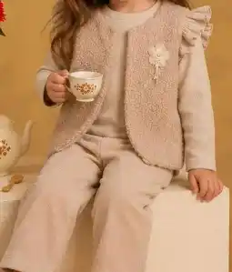 Woolworth Conjunto playera, chaleco y pantalon oferta