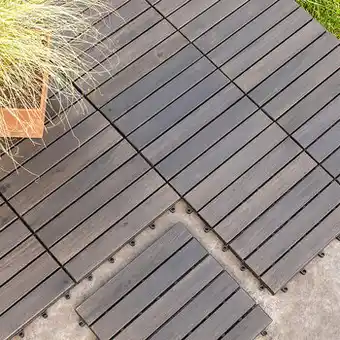 Costco Hanie Design, Piso de Madera Vertical para Exterior, Color Gris Oscuro oferta