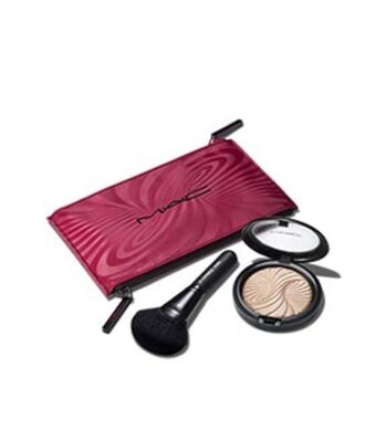 MAC Cosmetics Trick of the light extra dimension skinfinish kit oferta