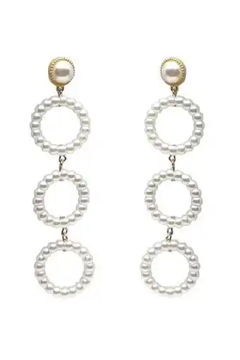 Aretes de circulo y perlas