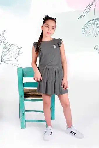 Conjunto playera y falda para niña