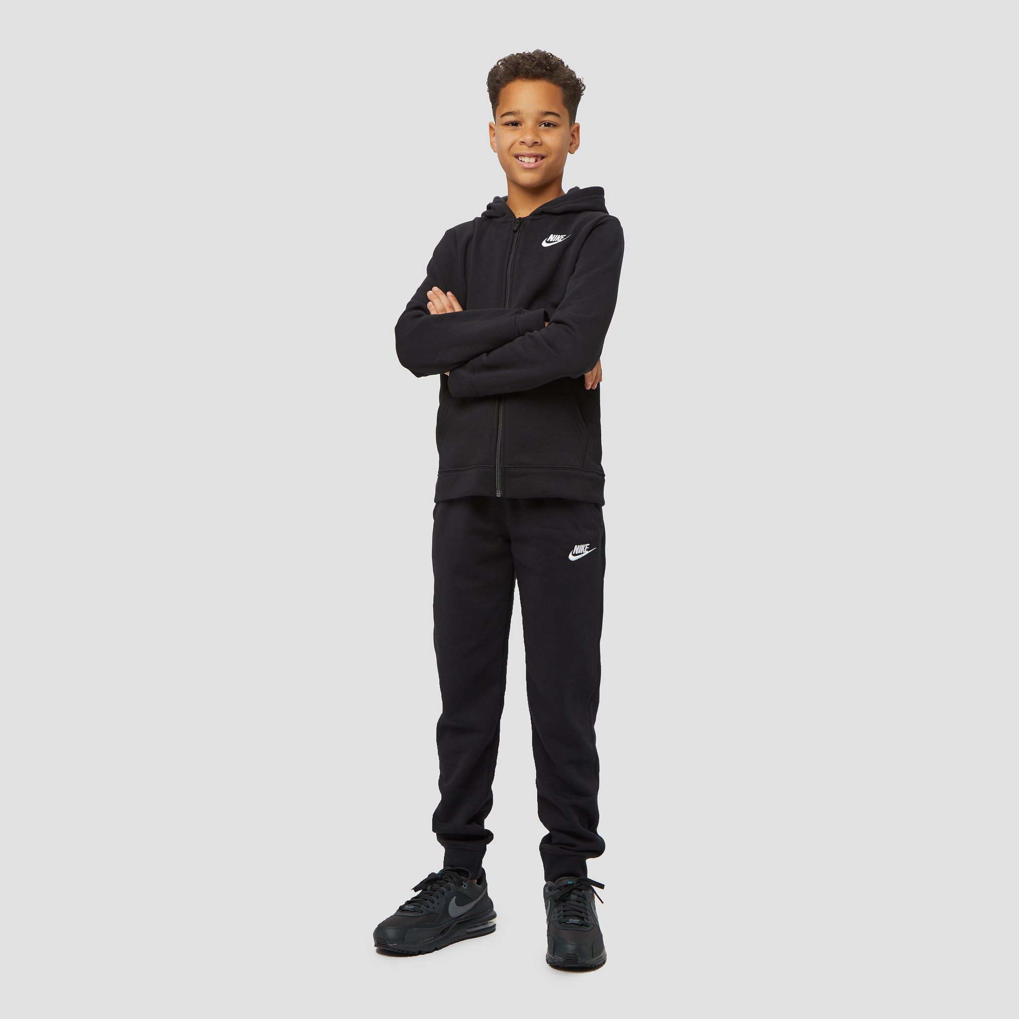 Nike nike core joggingpak zwart kinderen aanbieding bij Perry Sport