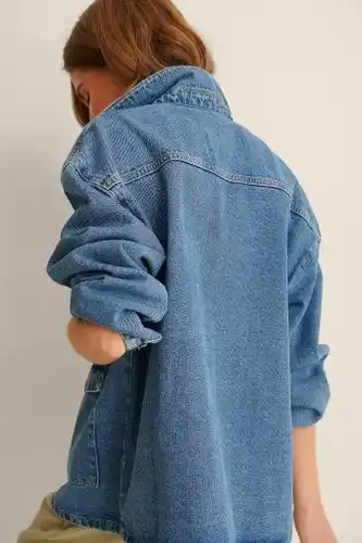 NA-KD Na-kd gerecycleerde denim jack met opgestikte zak - blue aanbieding