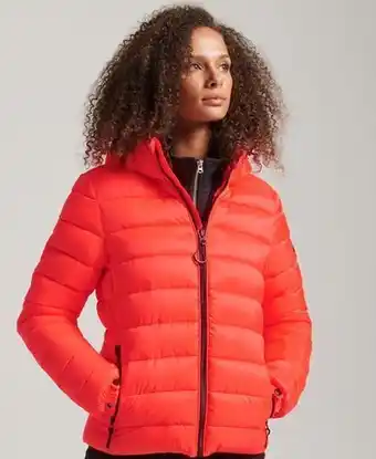 Superdry Superdry female klassieke pufferjas met capuchon crème aanbieding