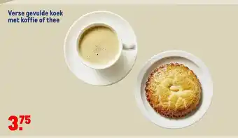 Makro Verse gevulde koek met koffie of thee aanbieding