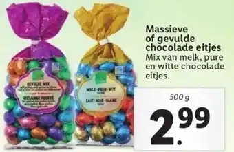 Lidl Massieve of gevulde chocolade eitjes mix van melk, pure en witte chocolade eitjes. aanbieding