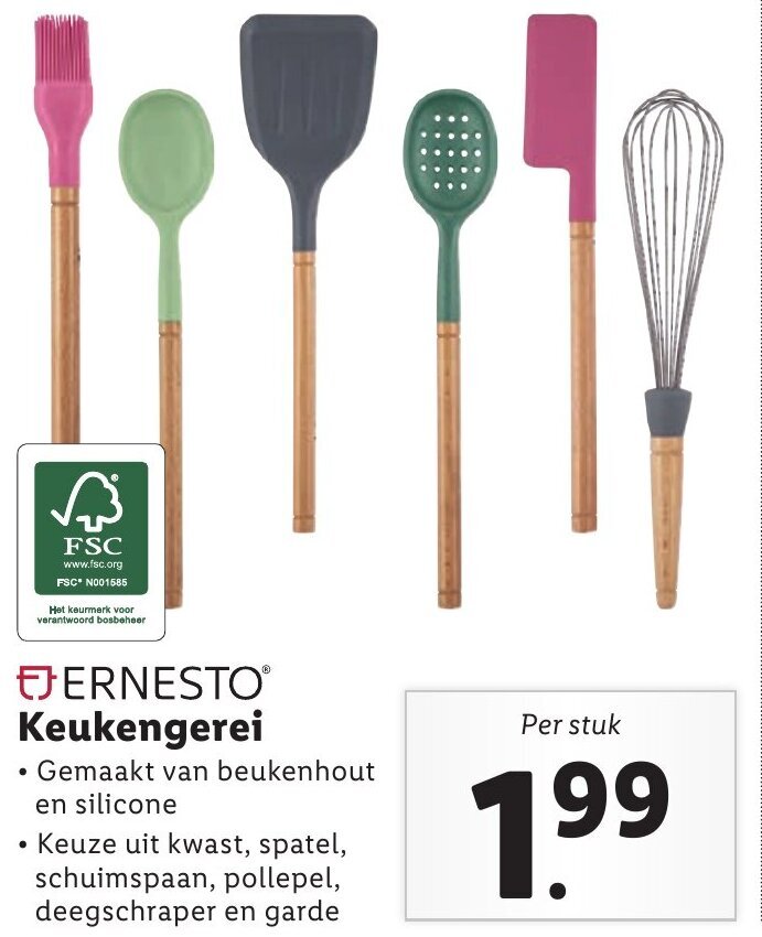 Keukengerei En Houten Kader Op Een Houten Raad Stock Foto - Image of
