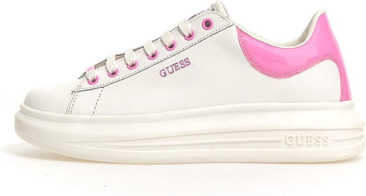 Bol.com Guess vibo lage dames sneakers - white pink aanbieding