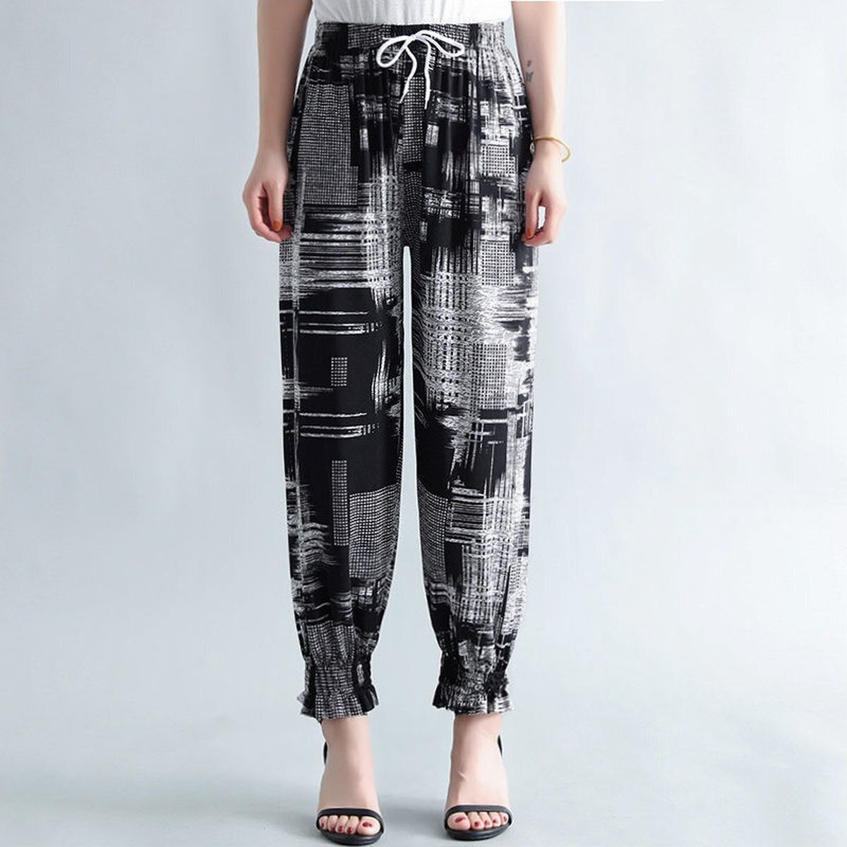 Bol.com Dames broek - broek - lange broek - zwart&wit - one size aanbieding