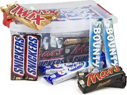 Bol.com Chocolade box met mars chocolade repen - 50 stuks - bounty, milky way, mars, snickers en twix - 2520g aanbieding