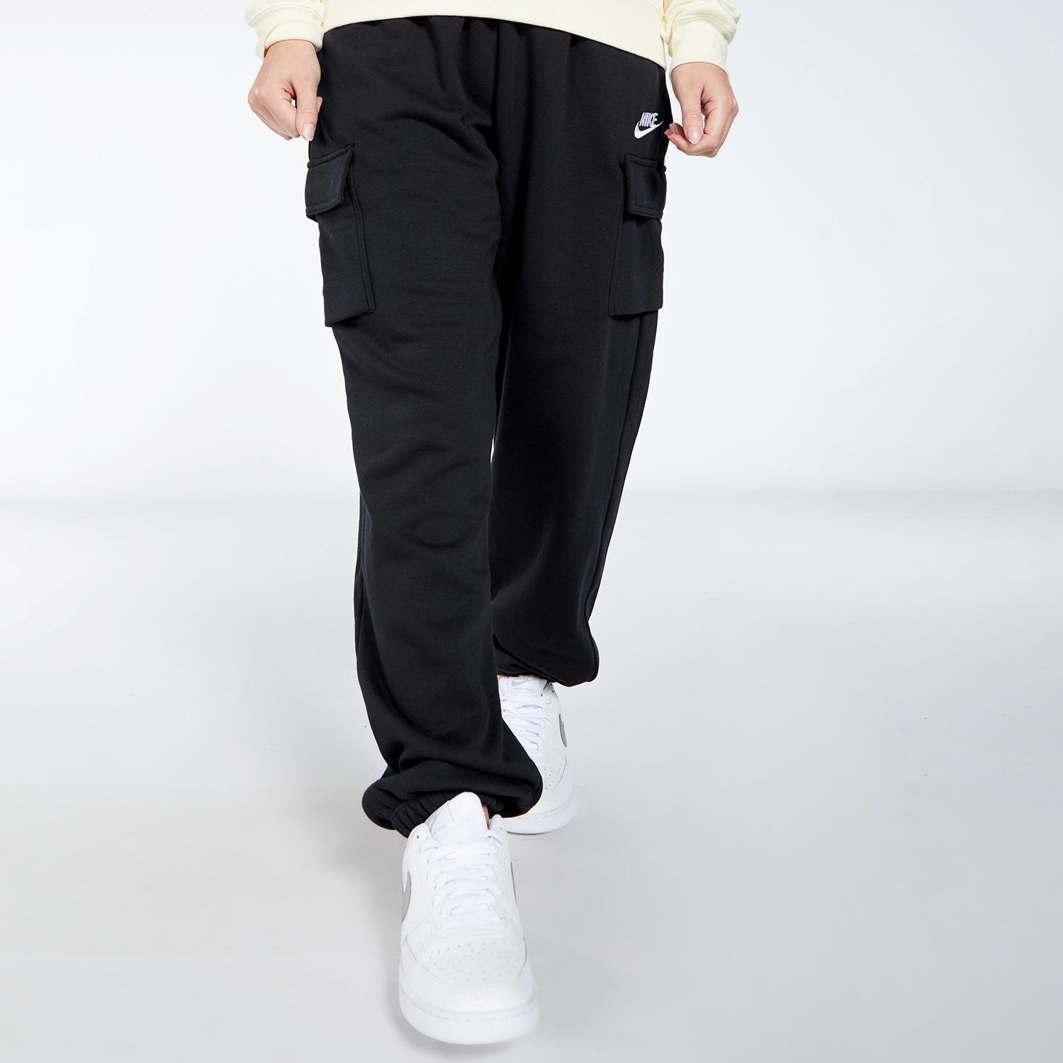 Perry Sport Nike sportswear club cargo joggingbroek zwart dames aanbieding