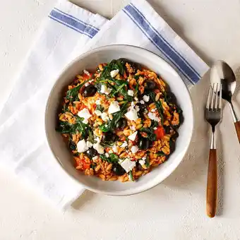 Picnic Griekse orzo met gehakt, feta en olijven aanbieding