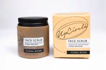 De Online Drogist Upcircle coffee face scrub - floral blend for sensitive skin 100ml aanbieding