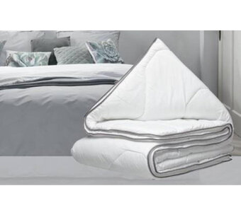 Voordeeldrogisterij Premium 4-seizoenen dekbed - 140×220 cm aanbieding