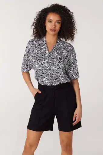 Wehkamp Juffrouw jansen top forest met all over print zwart/wit aanbieding