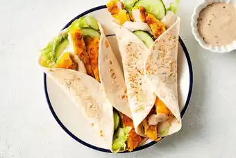 Picnic Kipschnitzelwraps met honing-mosterdsaus aanbieding