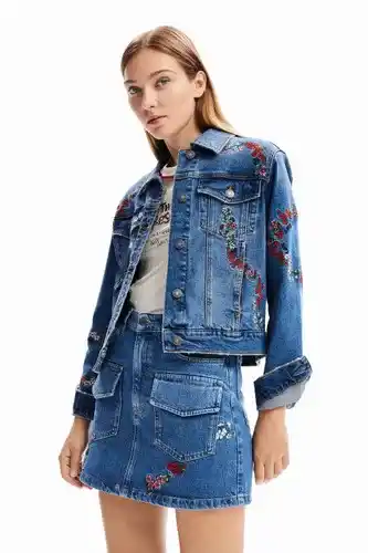 Desigual Desigual denim truckerjack met borduursels - blue - xs aanbieding