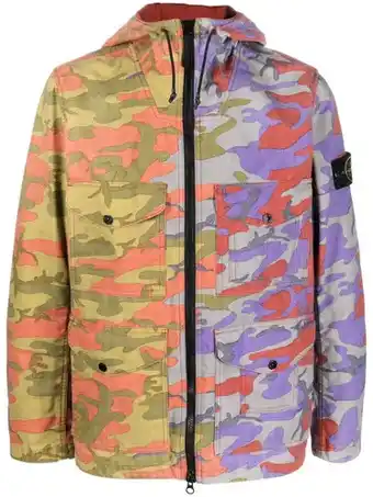 Farfetch Stone island jack met camouflageprint - rood aanbieding