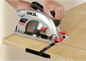 Bol.com Skil 5765AA Cirkelzaag - 1350 Watt - 65 mm zaagdiepte - Met hardmetalen zaagblad en parallelgeleider aanbieding