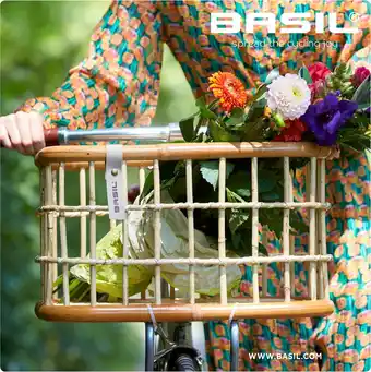 Bol.com Basil Green Life Fietsmand M - Voor - Ecologisch Rotan - Medium - Bruin - 18 Liter aanbieding