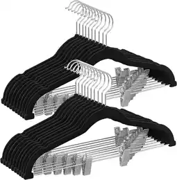 Amazon SONGMICS Broekhangers, set van 20 fluwelen hangers met verstelbare clips, 42,5 cm lang, antislip, ruimtebesparend, voor rokke aanbieding