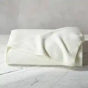 CB2 Iro Cashmere Ivory Throw aanbieding