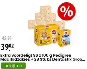 Zooplus Extra voordelig! 96 x 100 g Pedigree Maaltijdzakjes + 28 Stuks Dentastix Groot - 4 Soorten in Saus aanbieding