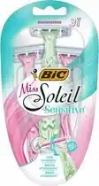 Bol.com BIC Miss Soleil Sensitive Wegwerpscheermesjes Vrouwen - 2 roze en 1 mintgroene - Pak van 3 Stuks aanbieding