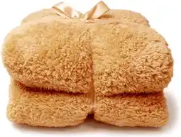 Intratuin Unique Living plaid Teddy latte 150 x 200 cm aanbieding