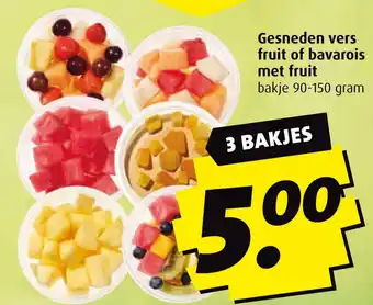 Boni Gesneden vers fruit of bavarois met fruit aanbieding