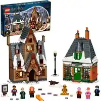 Amazon LEGO 76388 Harry Potter Zweinsveld Dorpsbezoek, 20 Jaar Jubileum Speelgoed met Gouden Poppetje aanbieding
