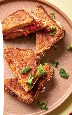 Ekoplaza Tosti met oude kaas, harissa en geroosterde groenten aanbieding