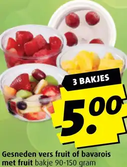 Boni Gesneden vers fruit of bavarois met fruit aanbieding