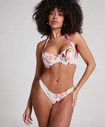 Hunkemoller Hunkemöller Hoog uitgesneden bikinibroekje Ayanna Rood aanbieding