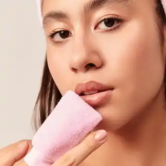 Douglas GLOV Pink aanbieding