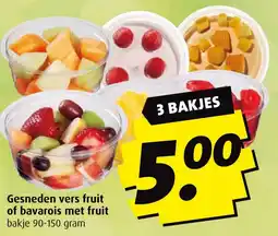 Boni Gesneden vers fruit of bavarois met fruit aanbieding