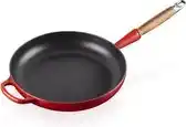 Bol.com Le Creuset Koekenpan Signature Kersenrood - ø 28 cm / 2.6 Liter - Geëmailleerde anti-aanbaklaag aanbieding
