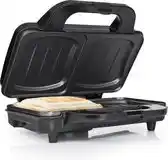 Bol.com Tristar Tosti-ijzer SA-3060 - Tosti apparaat met anti-aanbaklaag - 900W - Zwart/RVS aanbieding