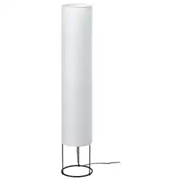 IKEA Strandad lamp: hoge, witte, cilindrische lampenkap van rijstpapier, ronde zwarte metalen voet aanbieding