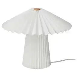 IKEA Kuddlava lamp, wit. Modern, geplooid ontwerp met houten blad, straalt zacht licht uit aanbieding