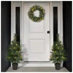Action Set met 2 kunst kerstbomen en 1 krans aanbieding