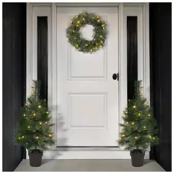 Action Set met 2 kunst kerstbomen en 1 krans aanbieding